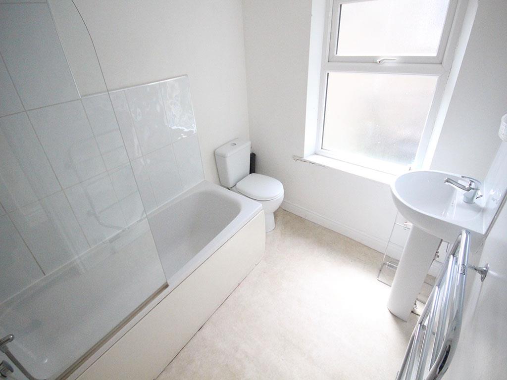 1 bedroom flat To Let in Barnoldswick - IMG_7041.jpg